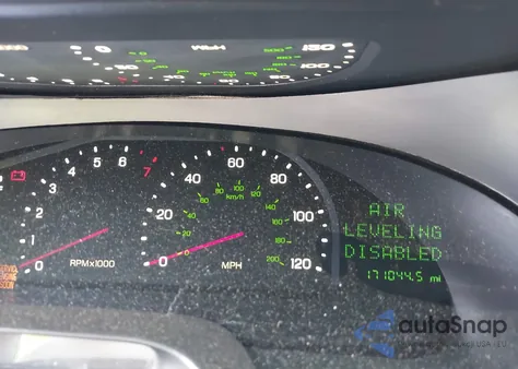 1999 Lincoln Continental z USA, uszkodzony, nr VIN 1LNHM97V7XY607937